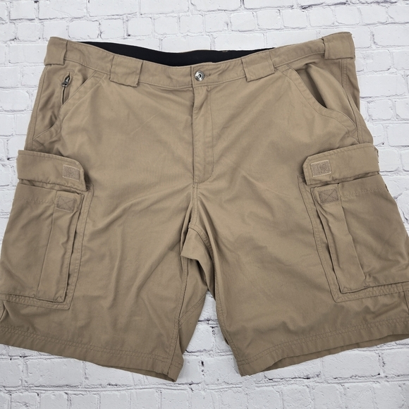 Men's Tan Duluth Trading Co. Cargo Shorts SIZE:2XL - Picture 3 of 9